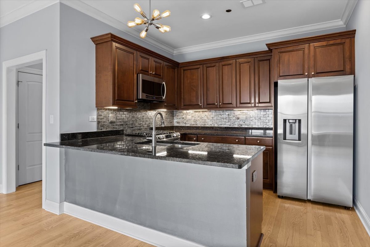 2811 N Bell Avenue #202, Chicago, IL 60618