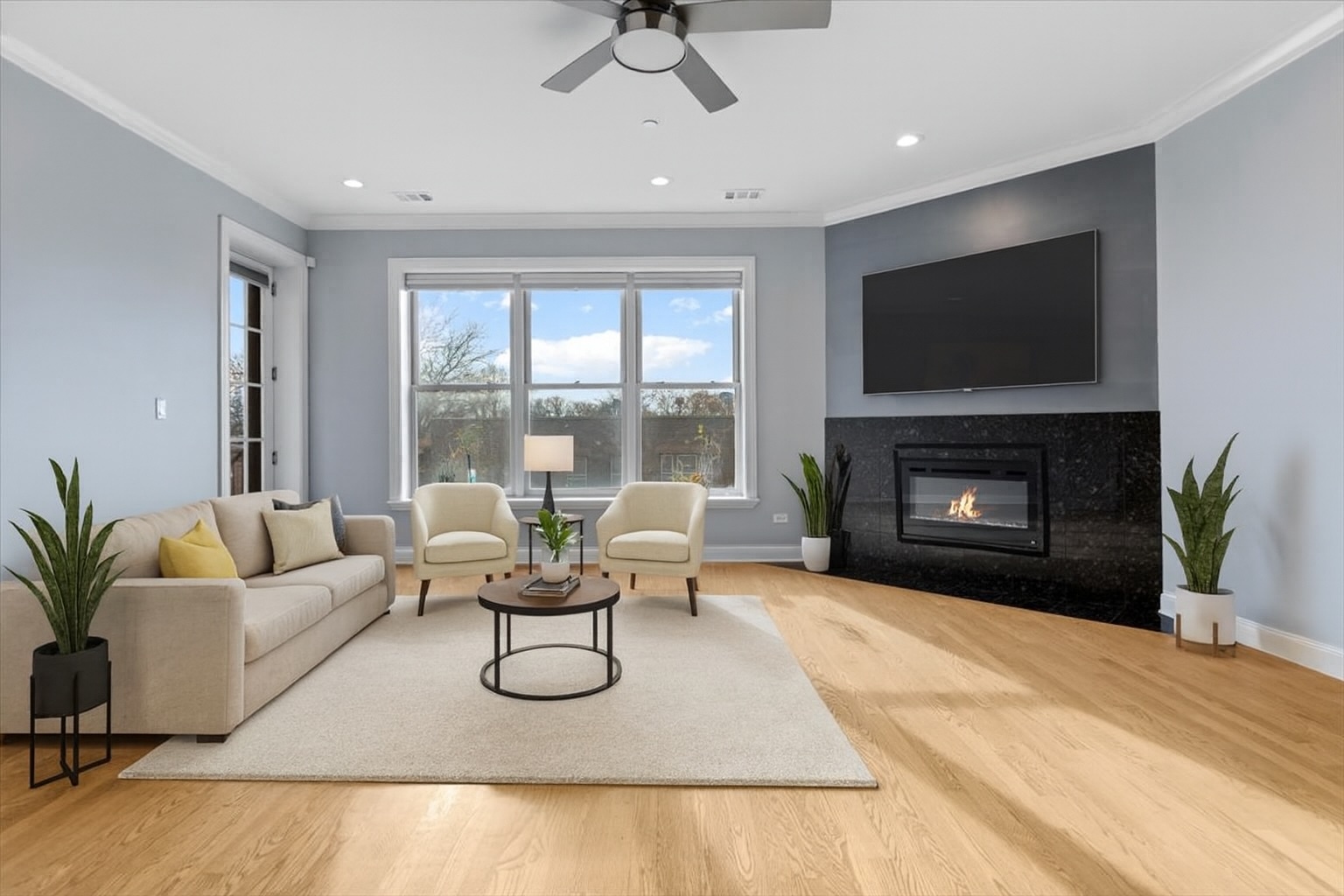 2811 N Bell Avenue #202, Chicago, IL 60618