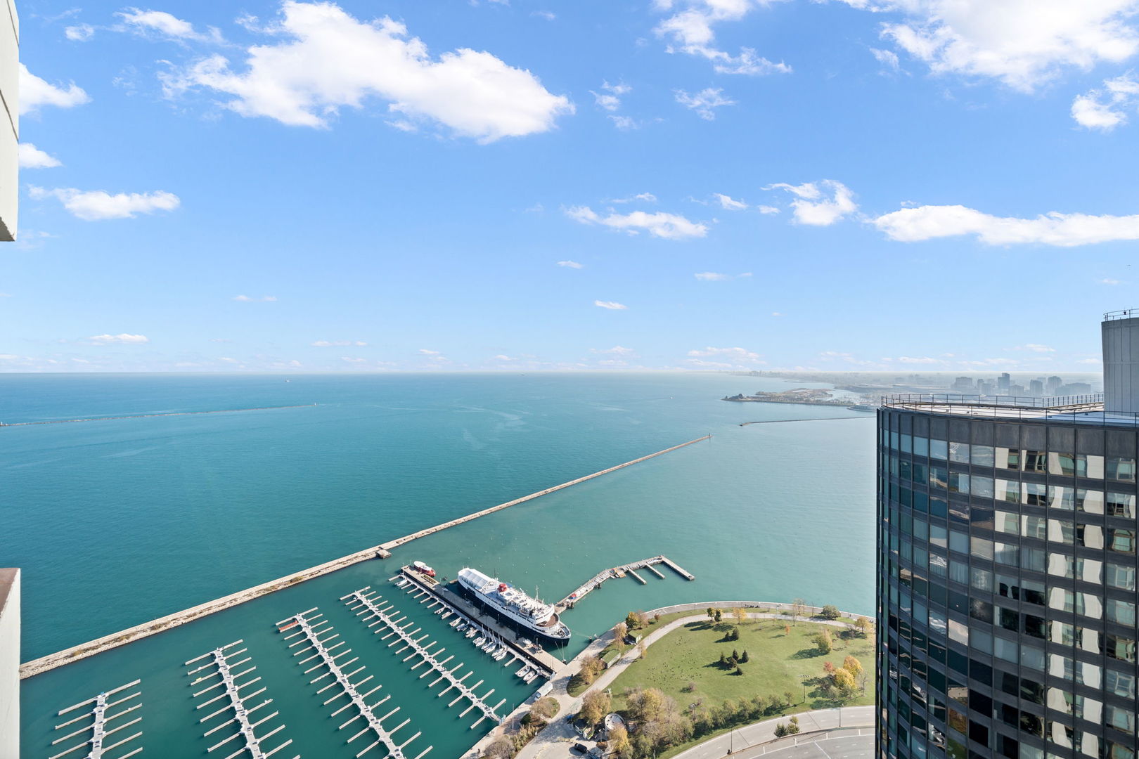 195 N Harbor Drive #4408, Chicago, IL 60601