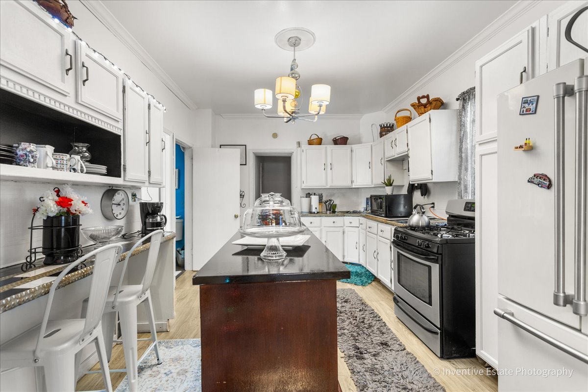 12018 S Loomis Street, Chicago, IL 60643