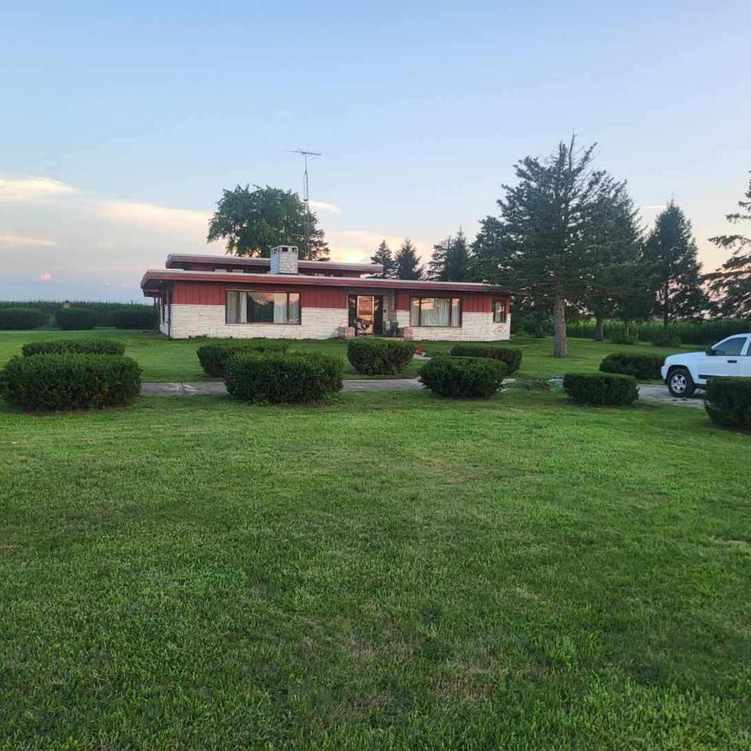 15826 W 3500n Road, Essex, IL 60935