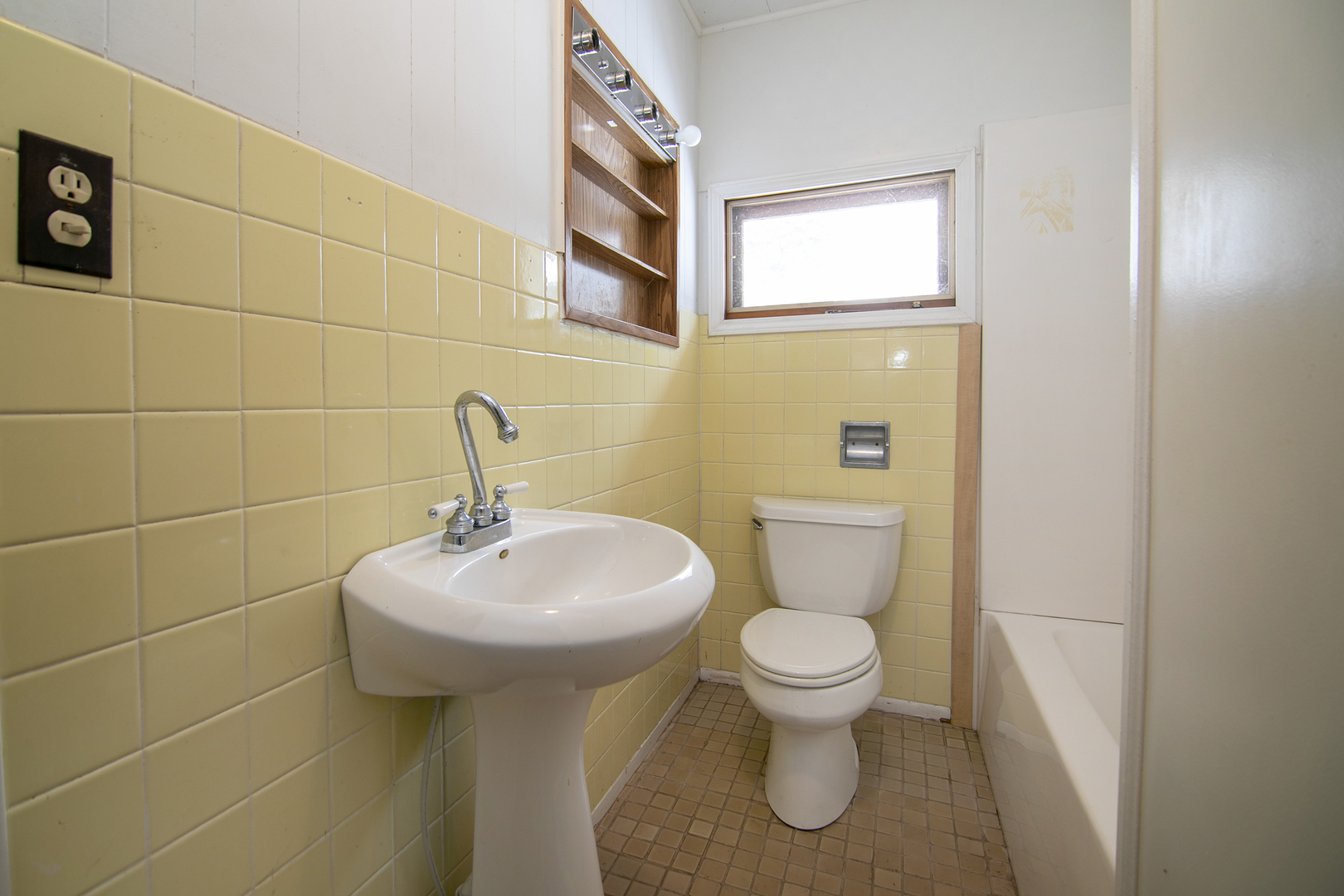 15884 W 3500 N Road, Essex, IL 60935