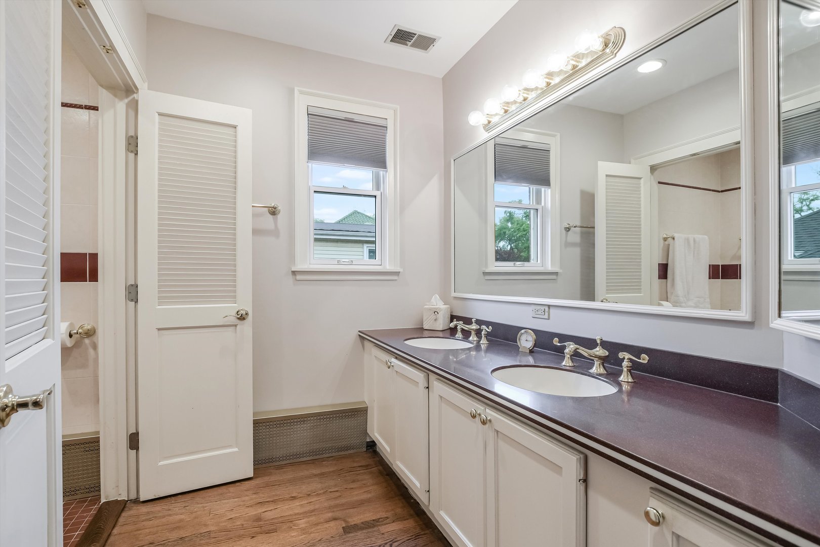 718 S WASHINGTON Avenue, Park Ridge, IL 60068