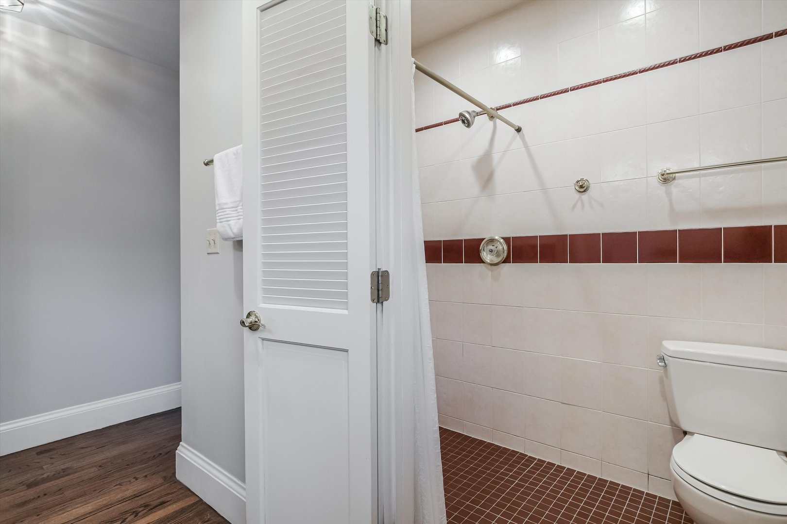 718 S WASHINGTON Avenue, Park Ridge, IL 60068