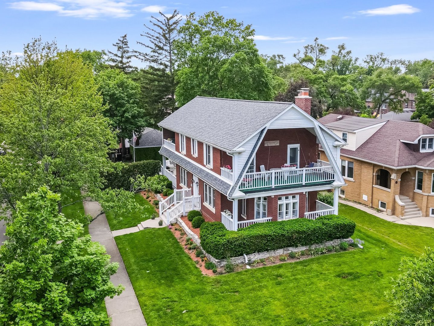 718 S WASHINGTON Avenue, Park Ridge, IL 60068