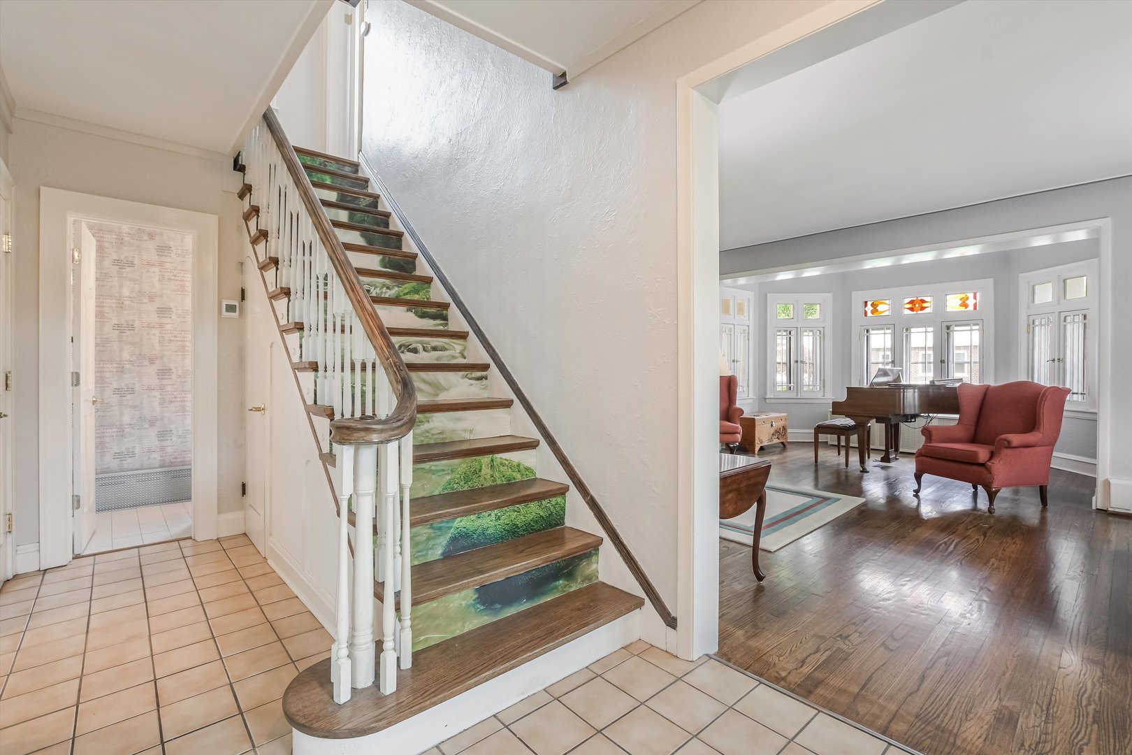 718 S WASHINGTON Avenue, Park Ridge, IL 60068