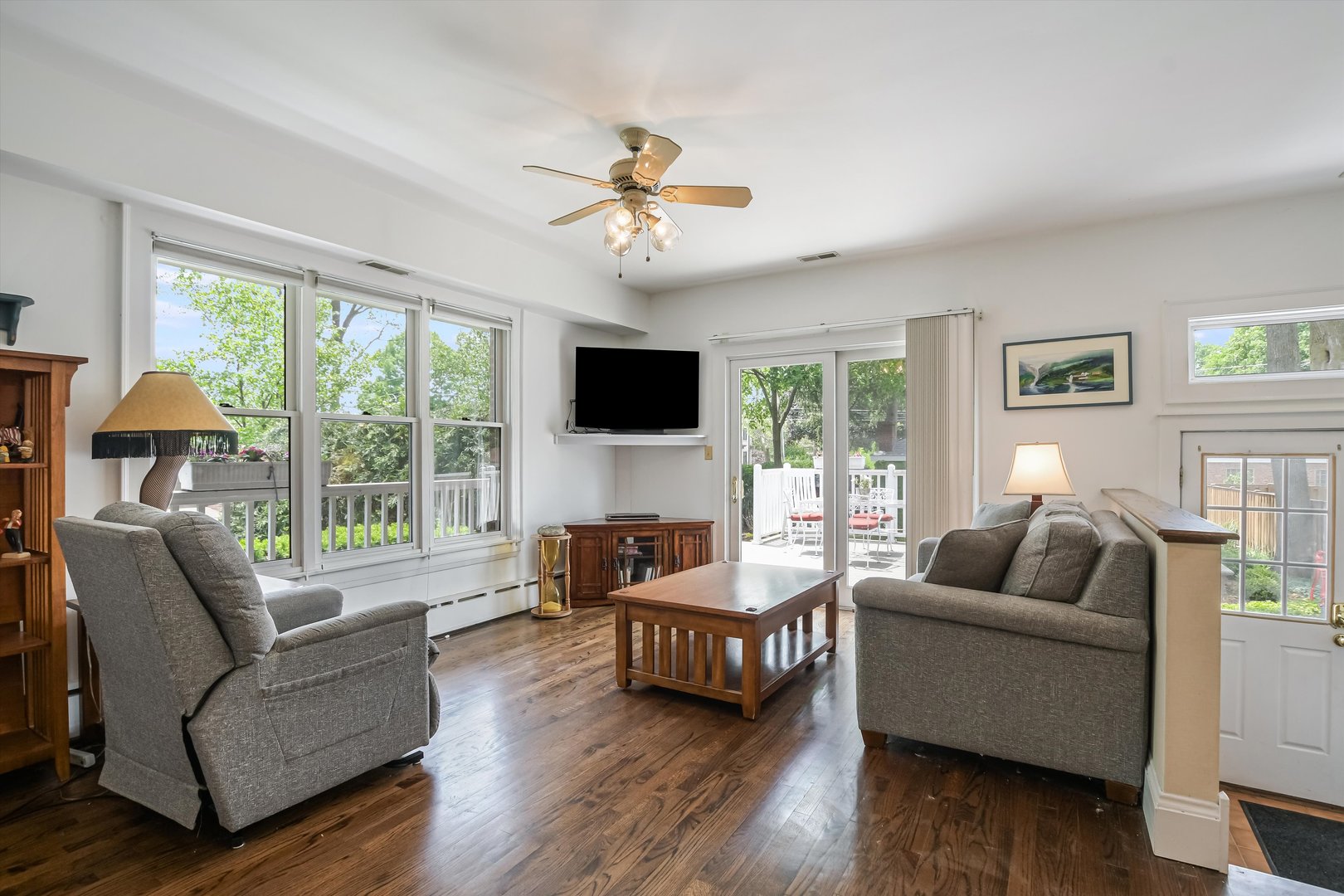 718 S WASHINGTON Avenue, Park Ridge, IL 60068