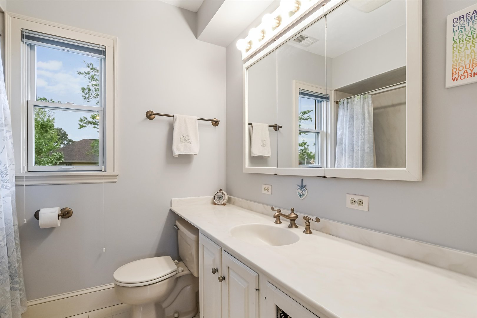 718 S WASHINGTON Avenue, Park Ridge, IL 60068