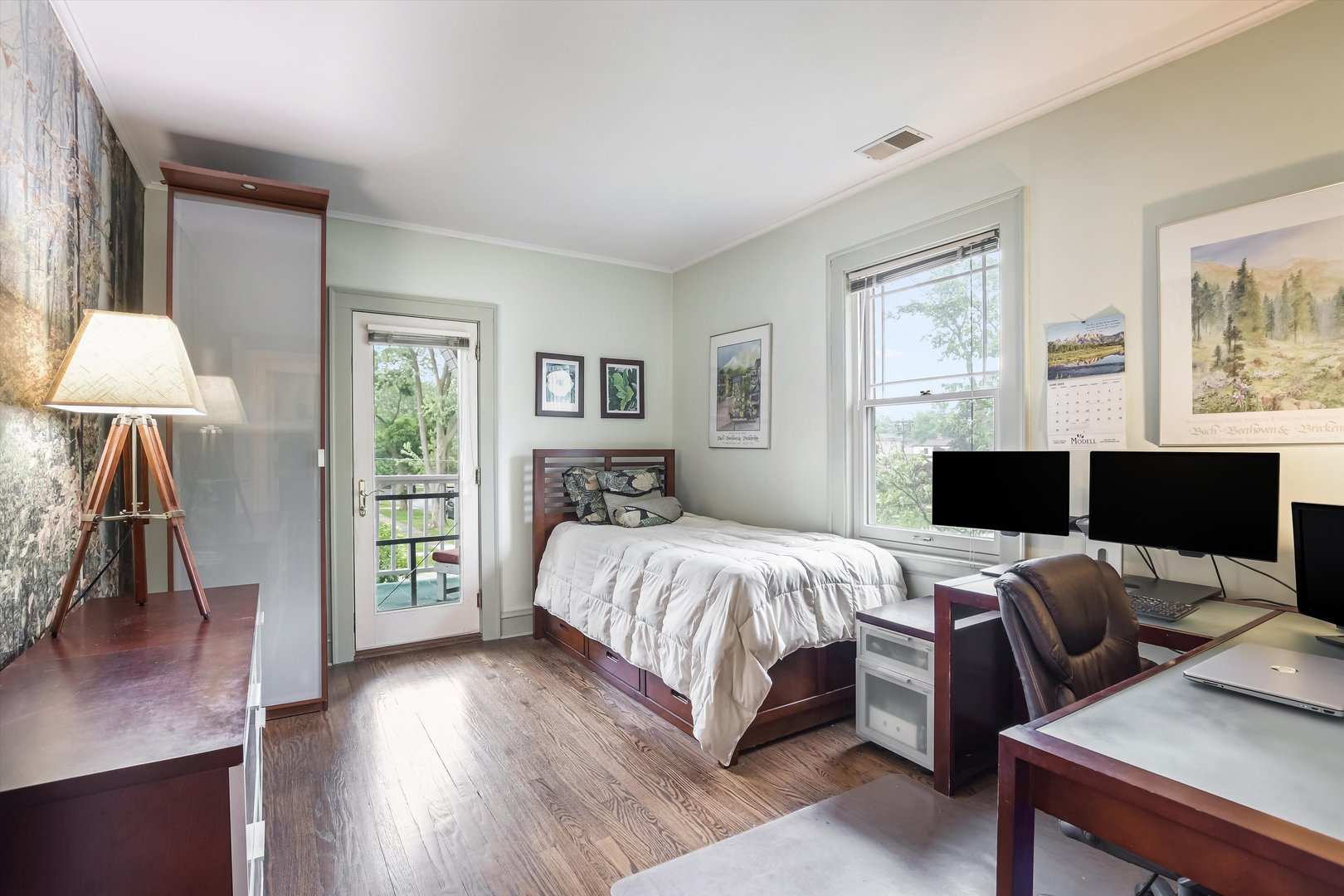 718 S WASHINGTON Avenue, Park Ridge, IL 60068