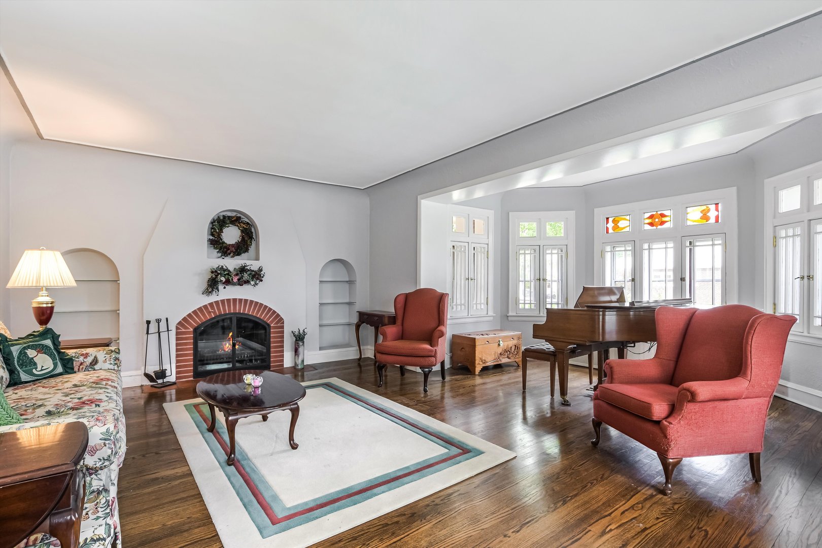 718 S WASHINGTON Avenue, Park Ridge, IL 60068