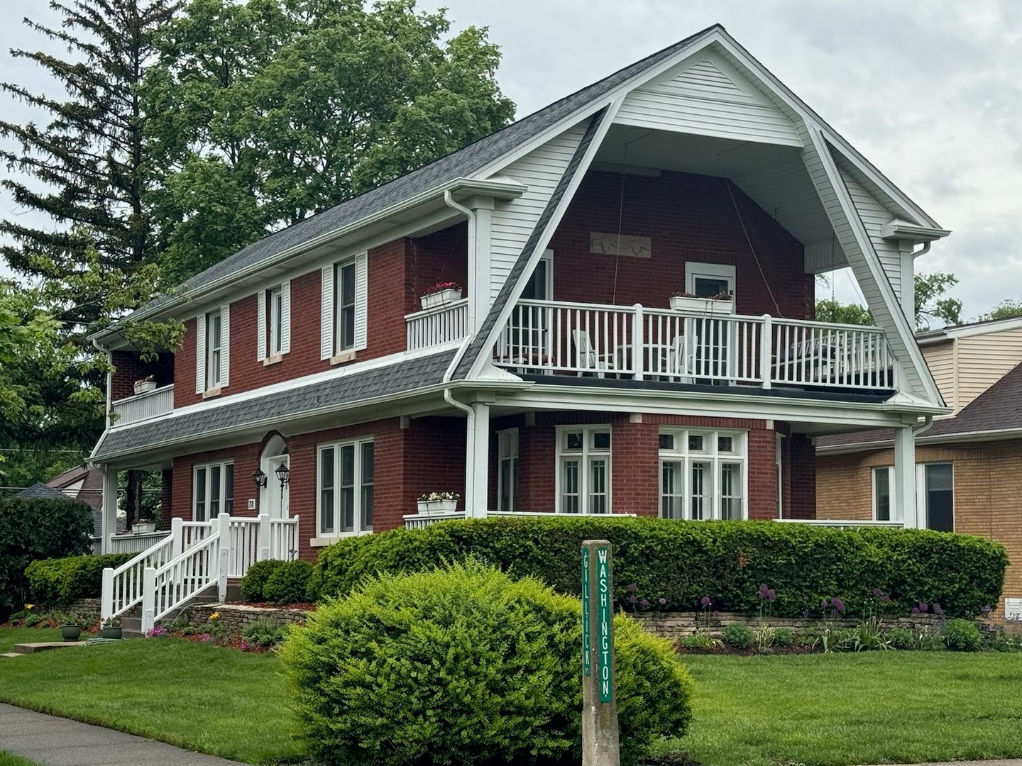 718 S WASHINGTON Avenue, Park Ridge, IL 60068