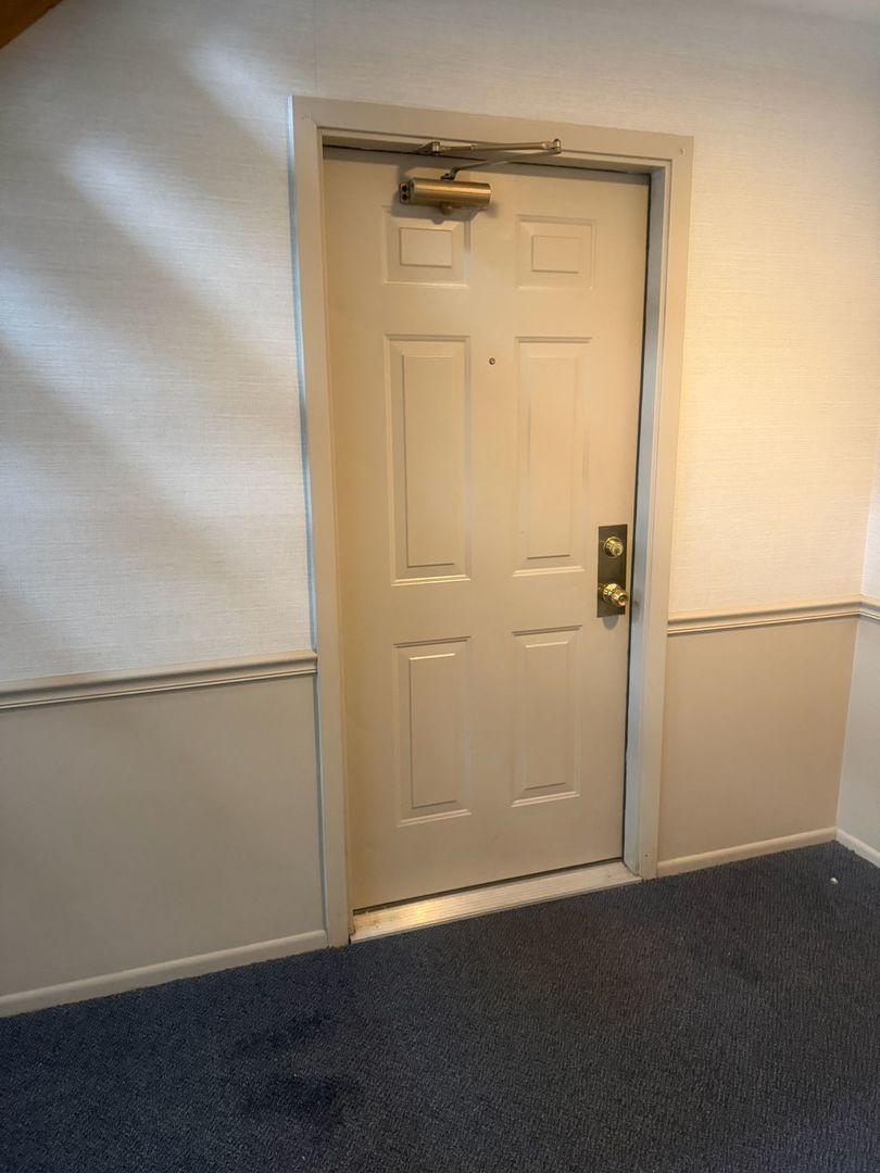 205 Glasgow Lane #V1, Schaumburg, IL 60194