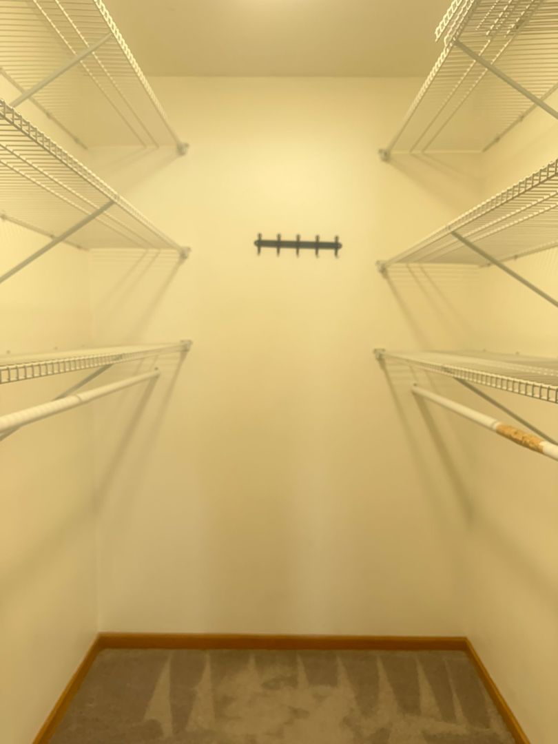 205 Glasgow Lane #V1, Schaumburg, IL 60194