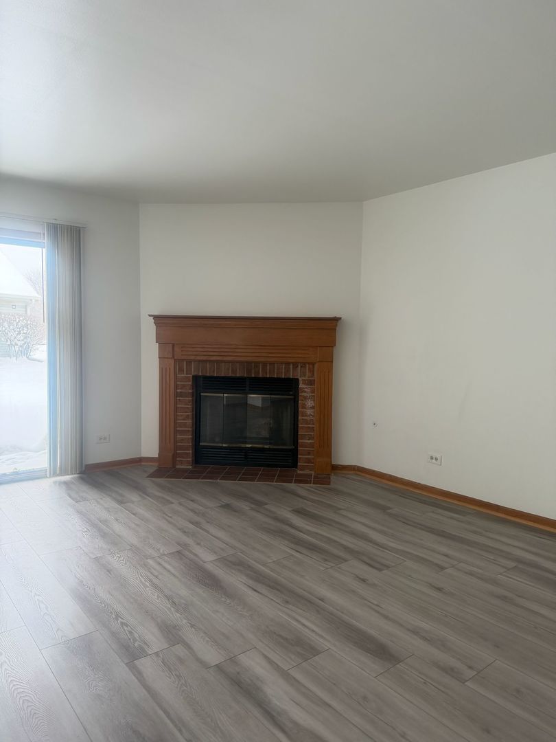 205 Glasgow Lane #V1, Schaumburg, IL 60194