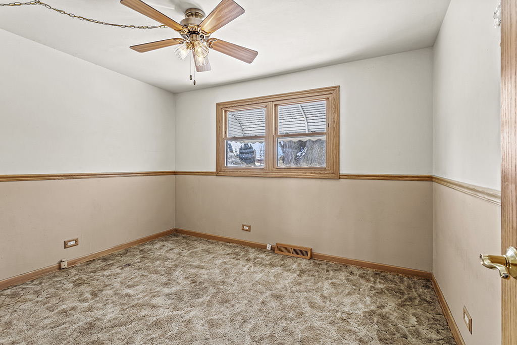 4317 W Linecrest Drive, Alsip, IL 60803