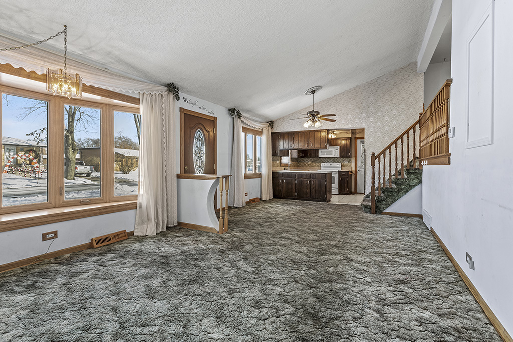 4317 W Linecrest Drive, Alsip, IL 60803