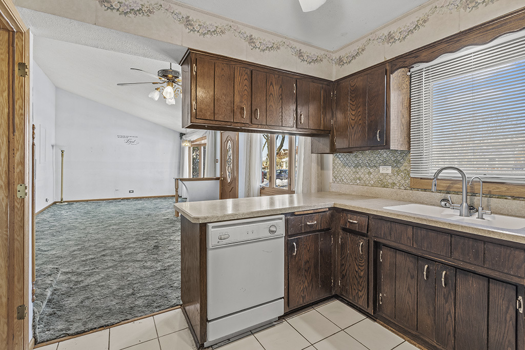 4317 W Linecrest Drive, Alsip, IL 60803