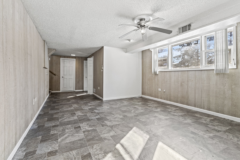 4317 W Linecrest Drive, Alsip, IL 60803