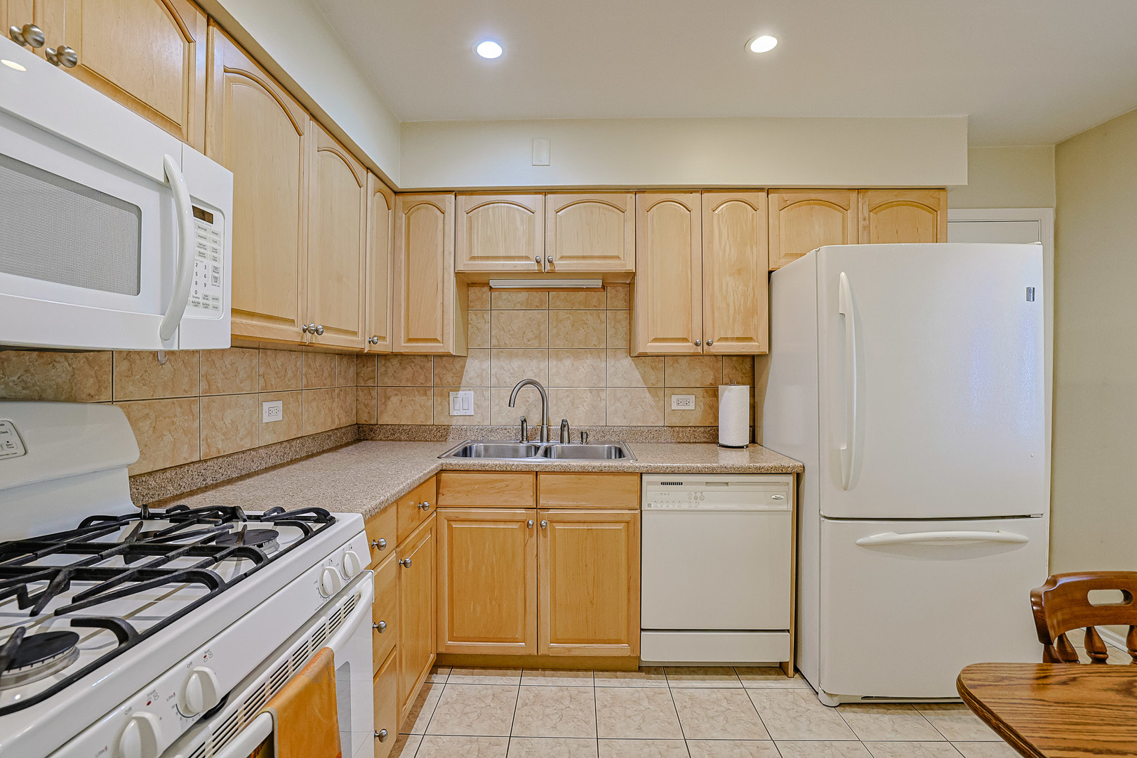 1430 Sandstone Drive #202, Wheeling, IL 60090