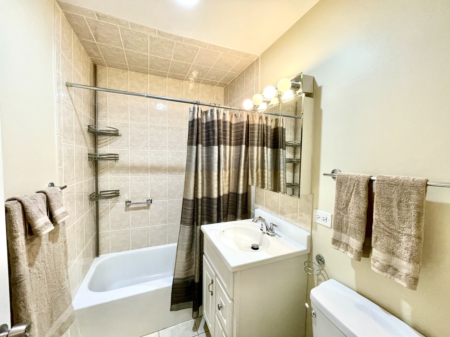 1430 Sandstone Drive #202, Wheeling, IL 60090