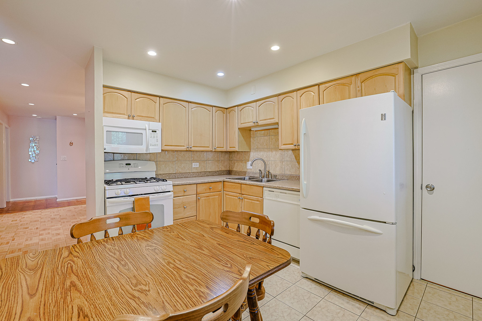 1430 Sandstone Drive #202, Wheeling, IL 60090