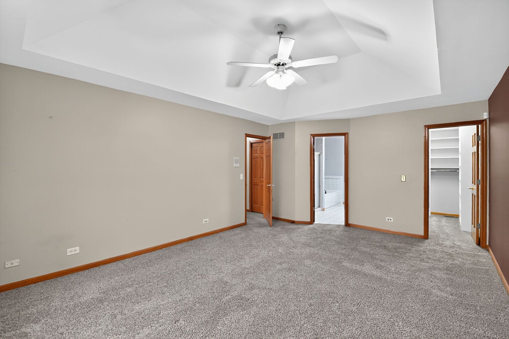 1163 Shoreline Drive, Aurora, IL 60504