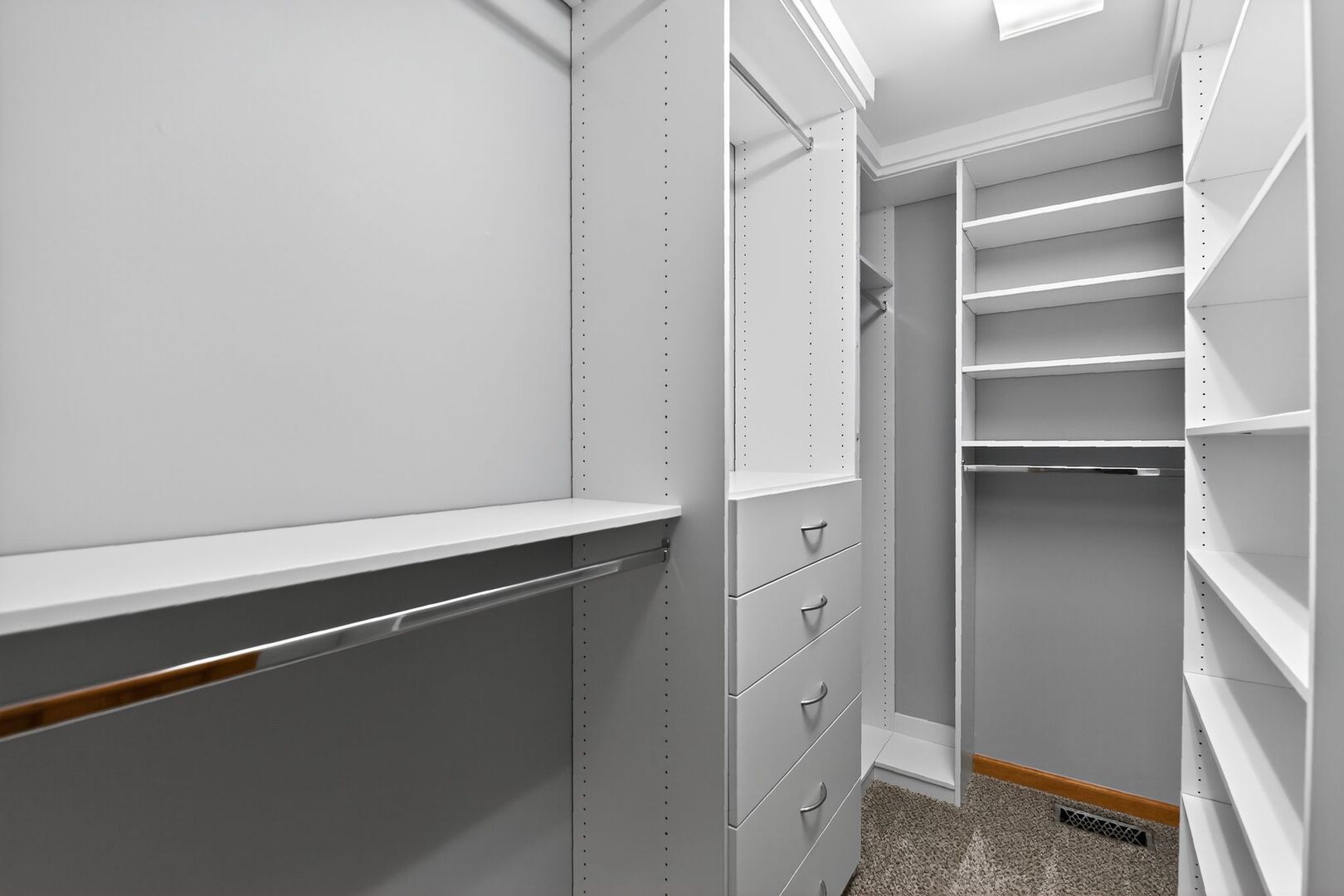 1163 Shoreline Drive, Aurora, IL 60504