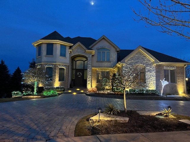 525 Senon Drive, Lemont, IL 60439