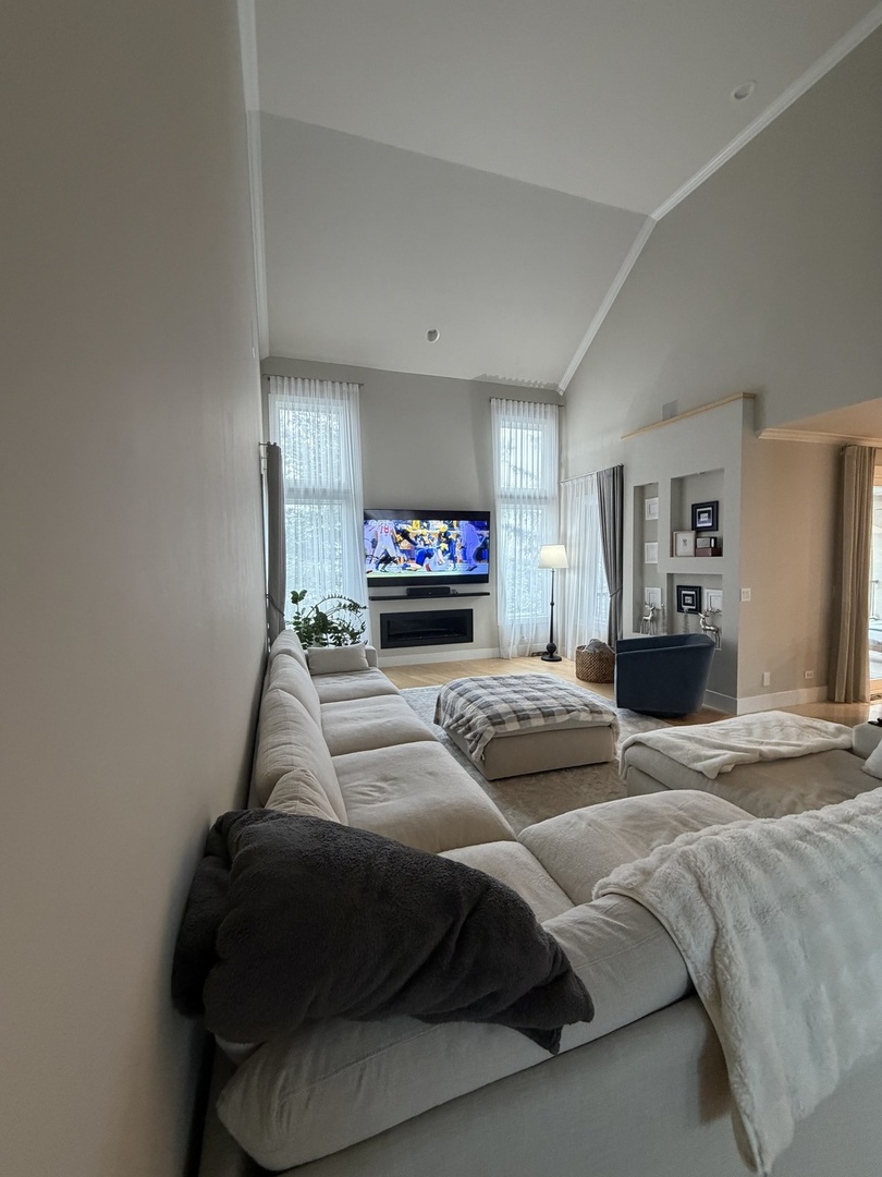 525 Senon Drive, Lemont, IL 60439