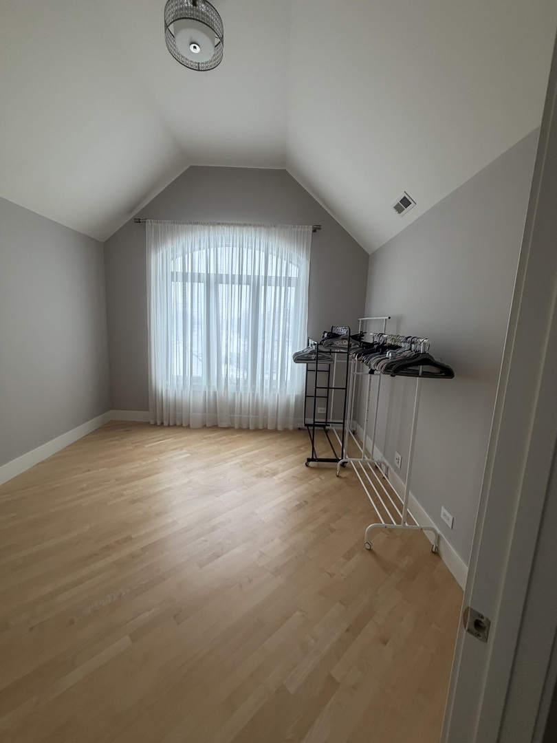 525 Senon Drive, Lemont, IL 60439