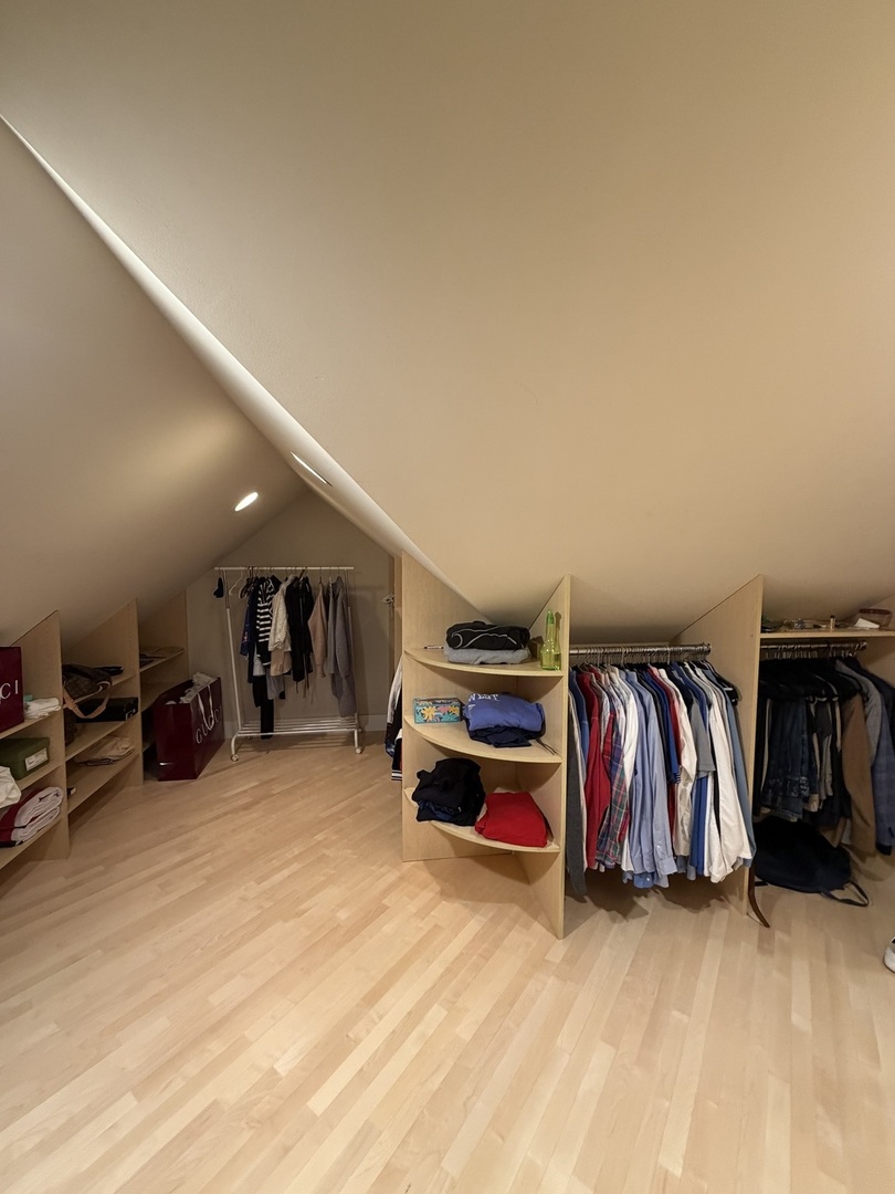 525 Senon Drive, Lemont, IL 60439