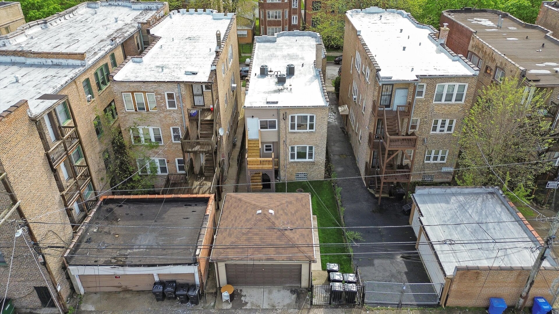 7716 S Kingston Avenue, Chicago, IL 60649