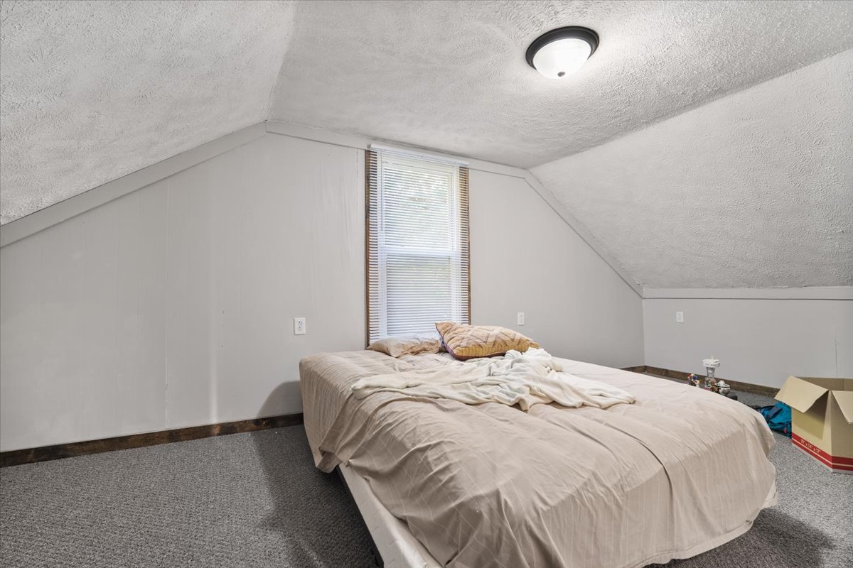 301 N 2nd Avenue, Chenoa, IL 61726