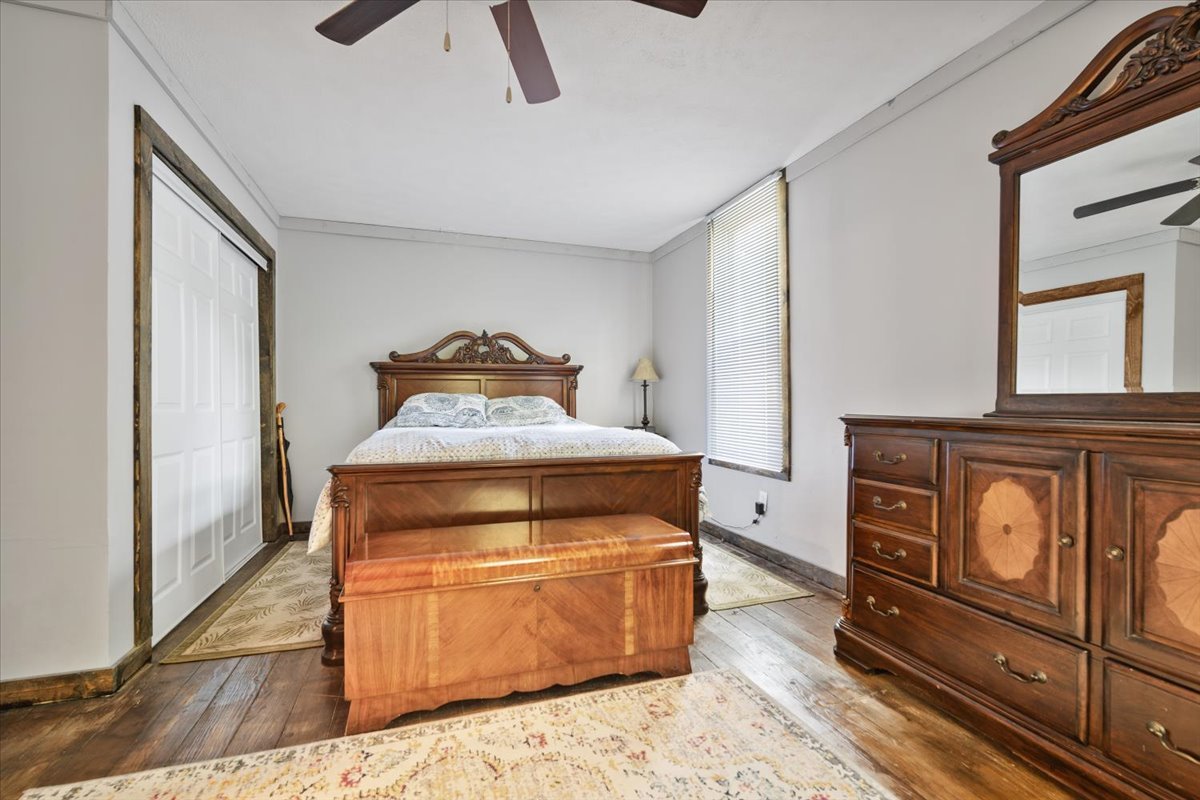 301 N 2nd Avenue, Chenoa, IL 61726