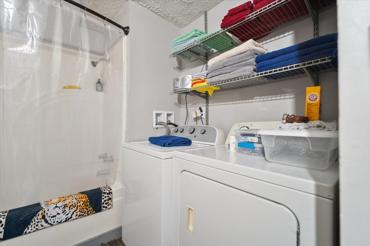 301 N 2nd Avenue, Chenoa, IL 61726