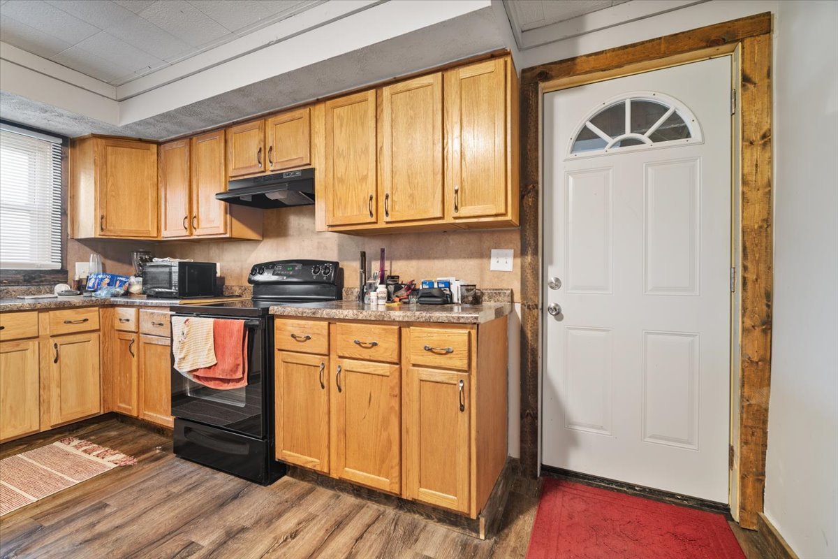 301 N 2nd Avenue, Chenoa, IL 61726