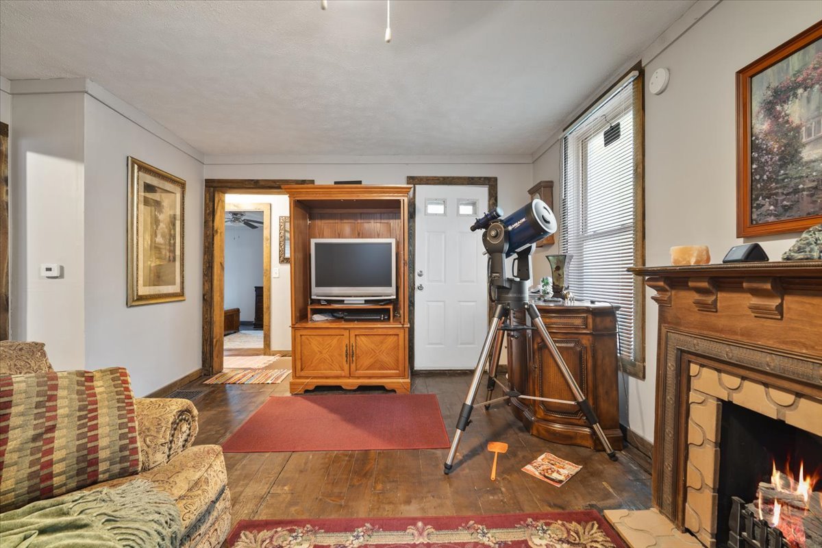 301 N 2nd Avenue, Chenoa, IL 61726