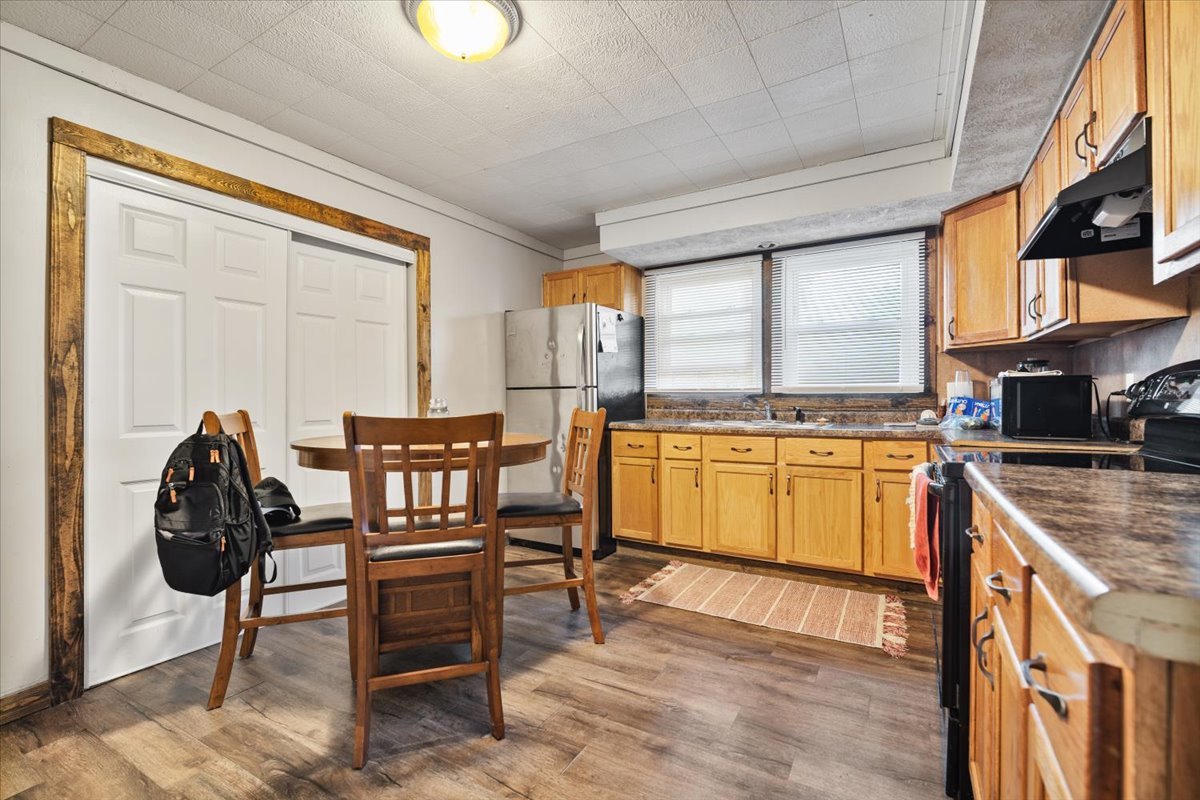 301 N 2nd Avenue, Chenoa, IL 61726