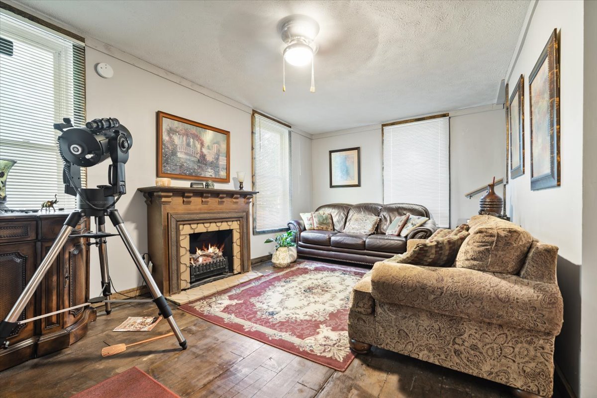 301 N 2nd Avenue, Chenoa, IL 61726