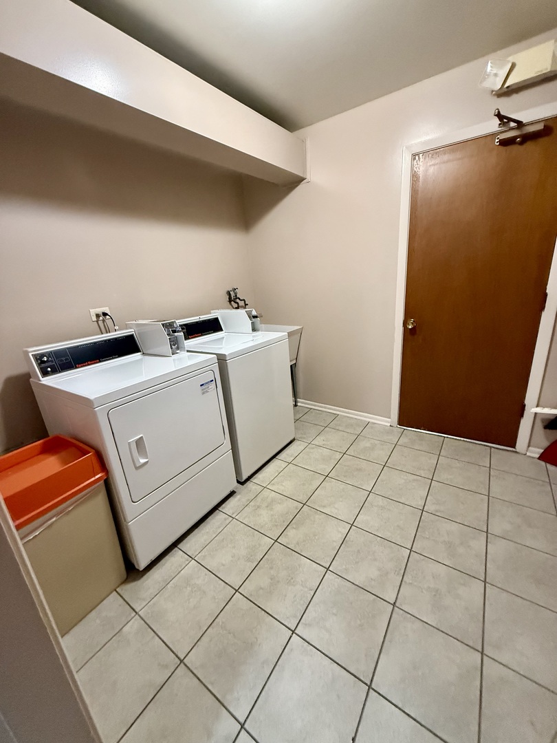 37 N Main Street #40, Glen Ellyn, IL 60137