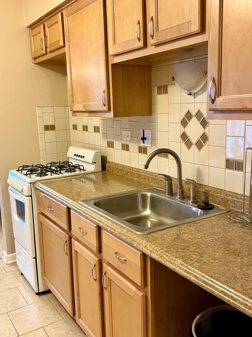 37 N Main Street #40, Glen Ellyn, IL 60137