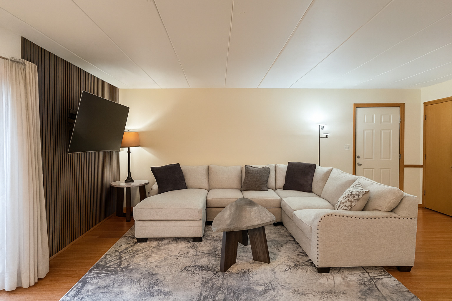 9250 Beloit Avenue #104, Bridgeview, IL 60455