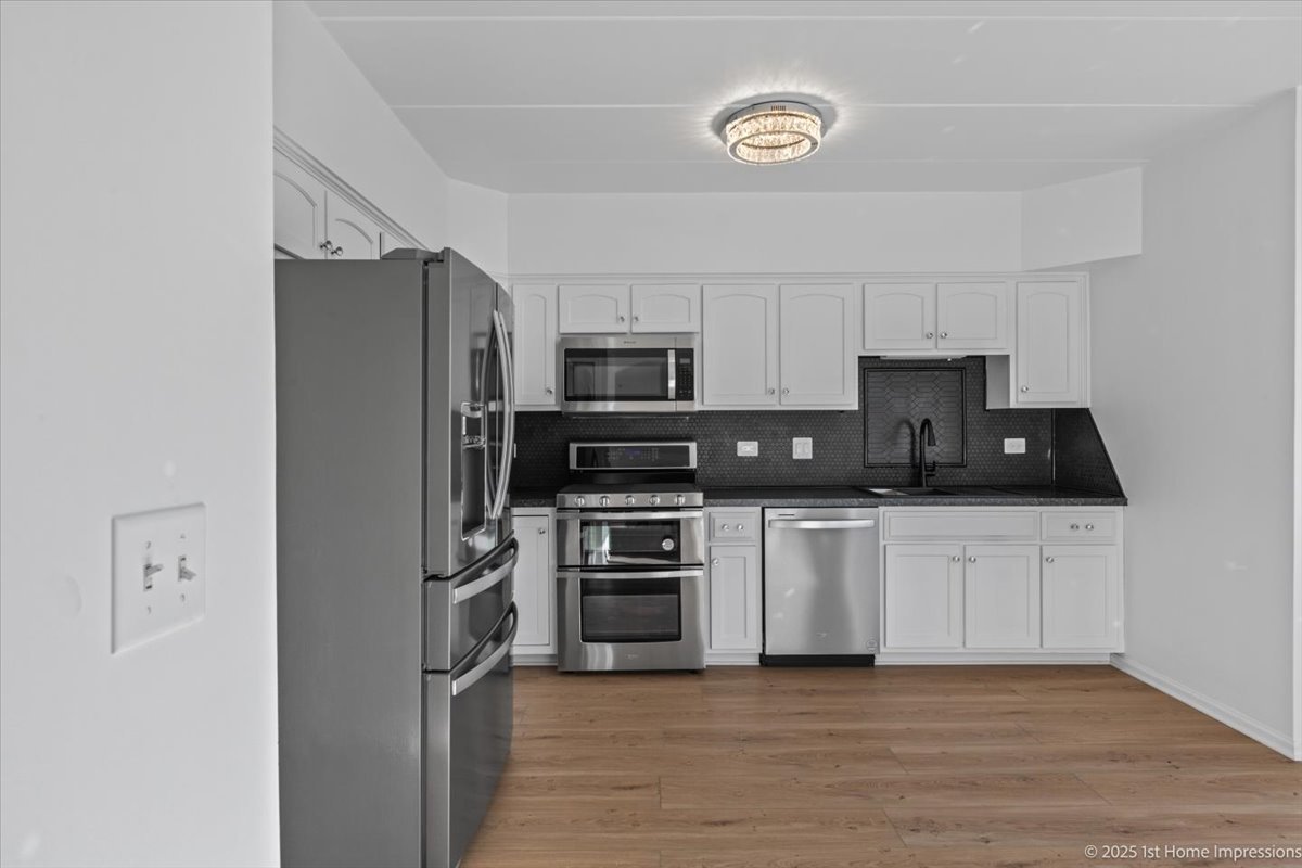 5520 W 115TH Street #101, Oak Lawn, IL 60453