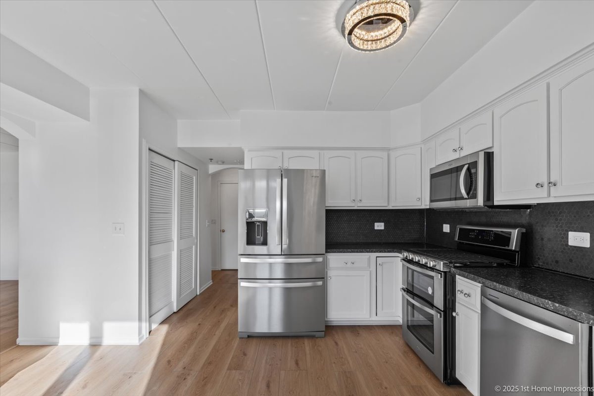 5520 W 115TH Street #101, Oak Lawn, IL 60453