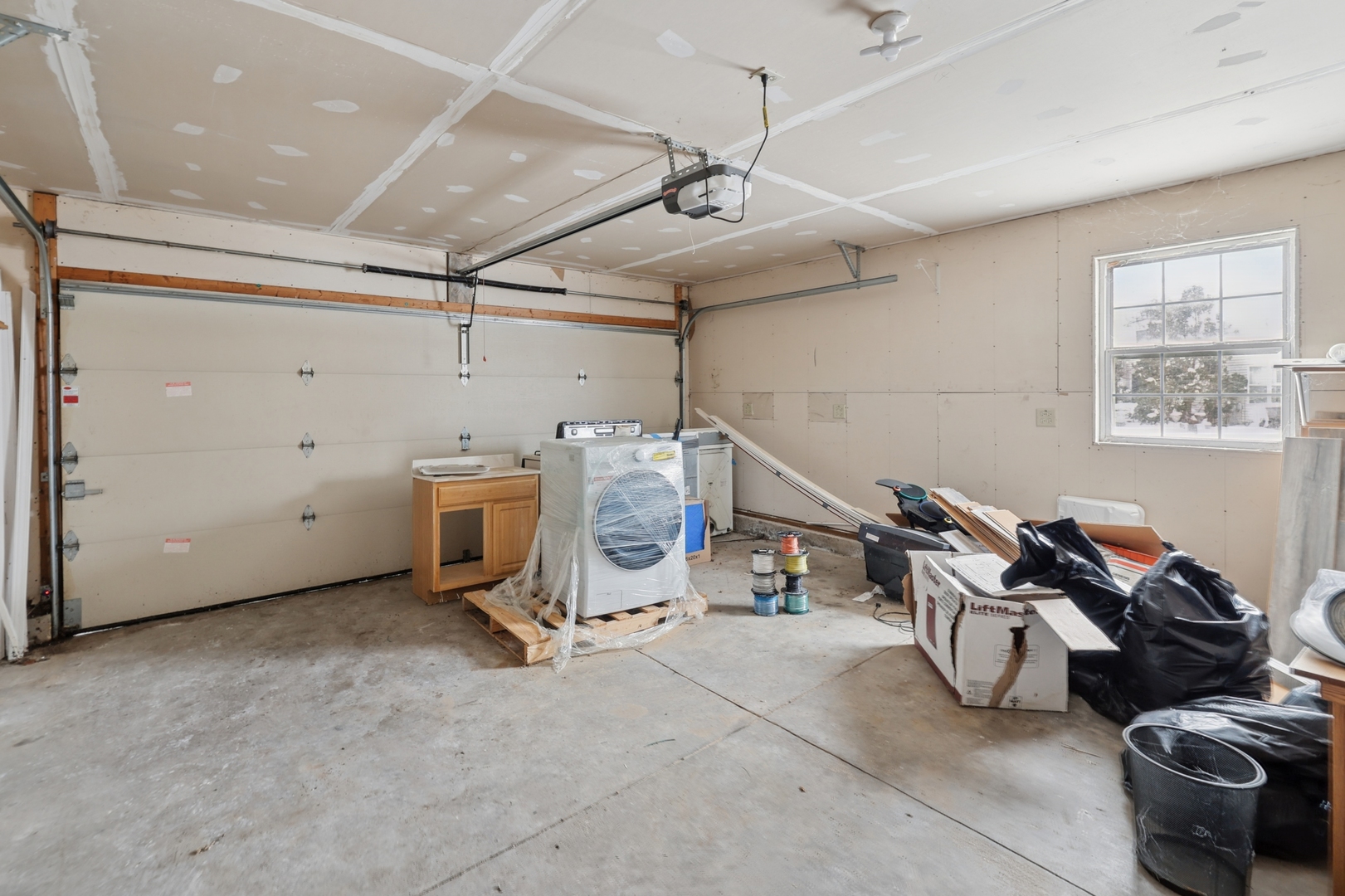 861 VILLAGE Circle #861, Marengo, IL 60152