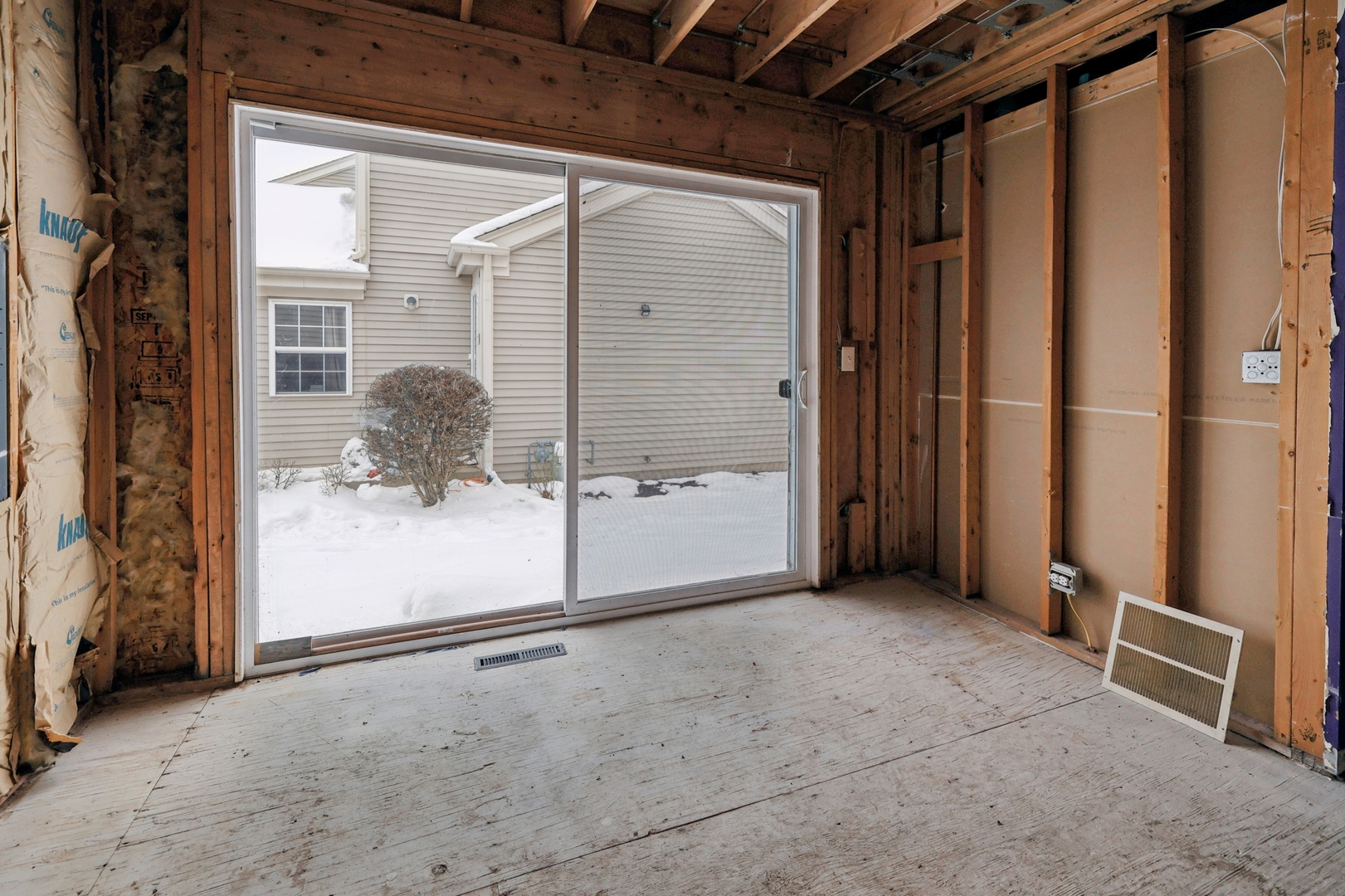 861 VILLAGE Circle #861, Marengo, IL 60152