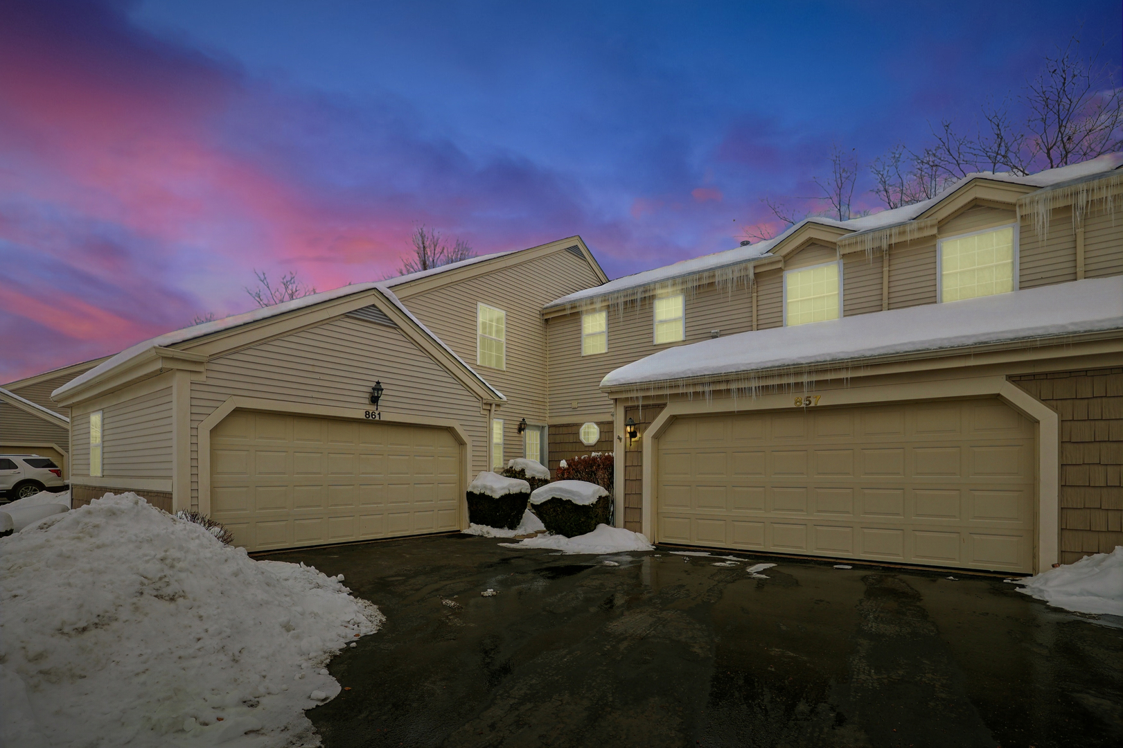 861 VILLAGE Circle #861, Marengo, IL 60152