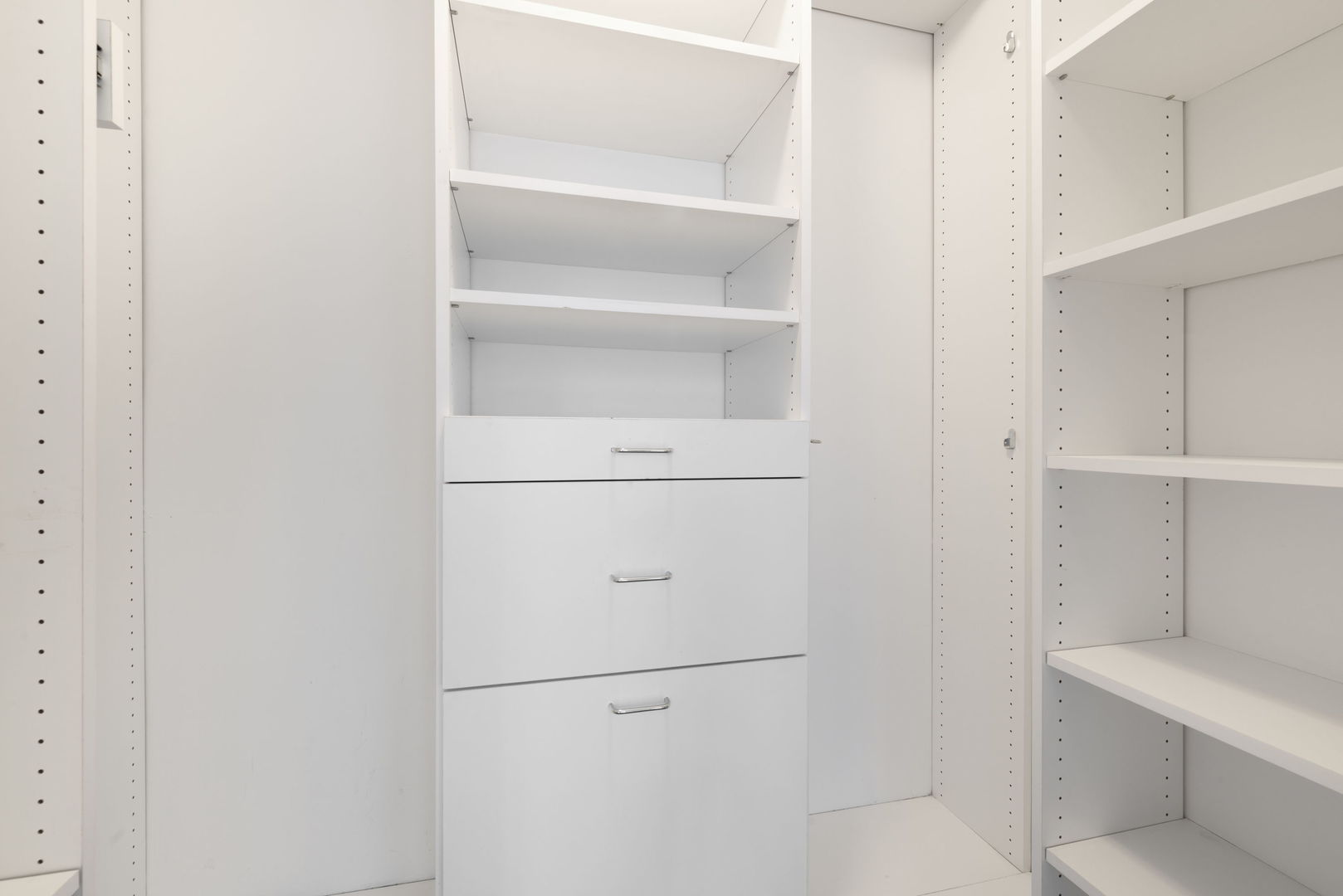 345 N LaSalle Street #407, Chicago, IL 60654