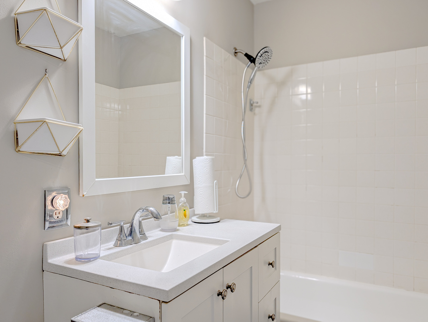 8616 Hickory Avenue, Crystal Lake, IL 60014