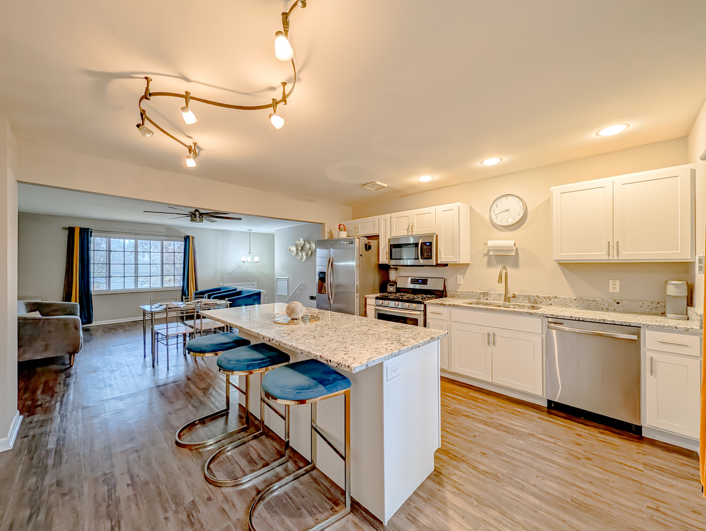 8616 Hickory Avenue, Crystal Lake, IL 60014